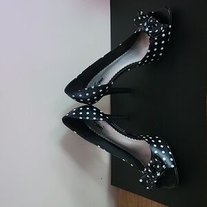 Fioni high heels polka dot shoes size 8.  3.5 inch heel